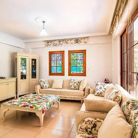 Kayakoeyde 8 Kisilik Havuzlu Muhafazakar Hotel Belen (Fethiye)