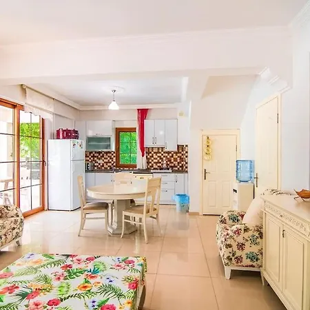 Kayakoeyde 8 Kisilik Havuzlu Muhafazakar Belen (Fethiye)